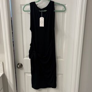 Elegant Black Sleeveless Midi Dress